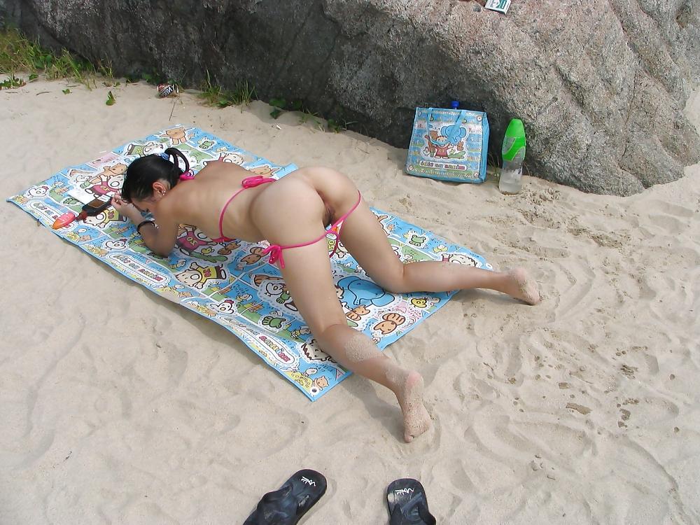 25P Fun on the beach with Mariko