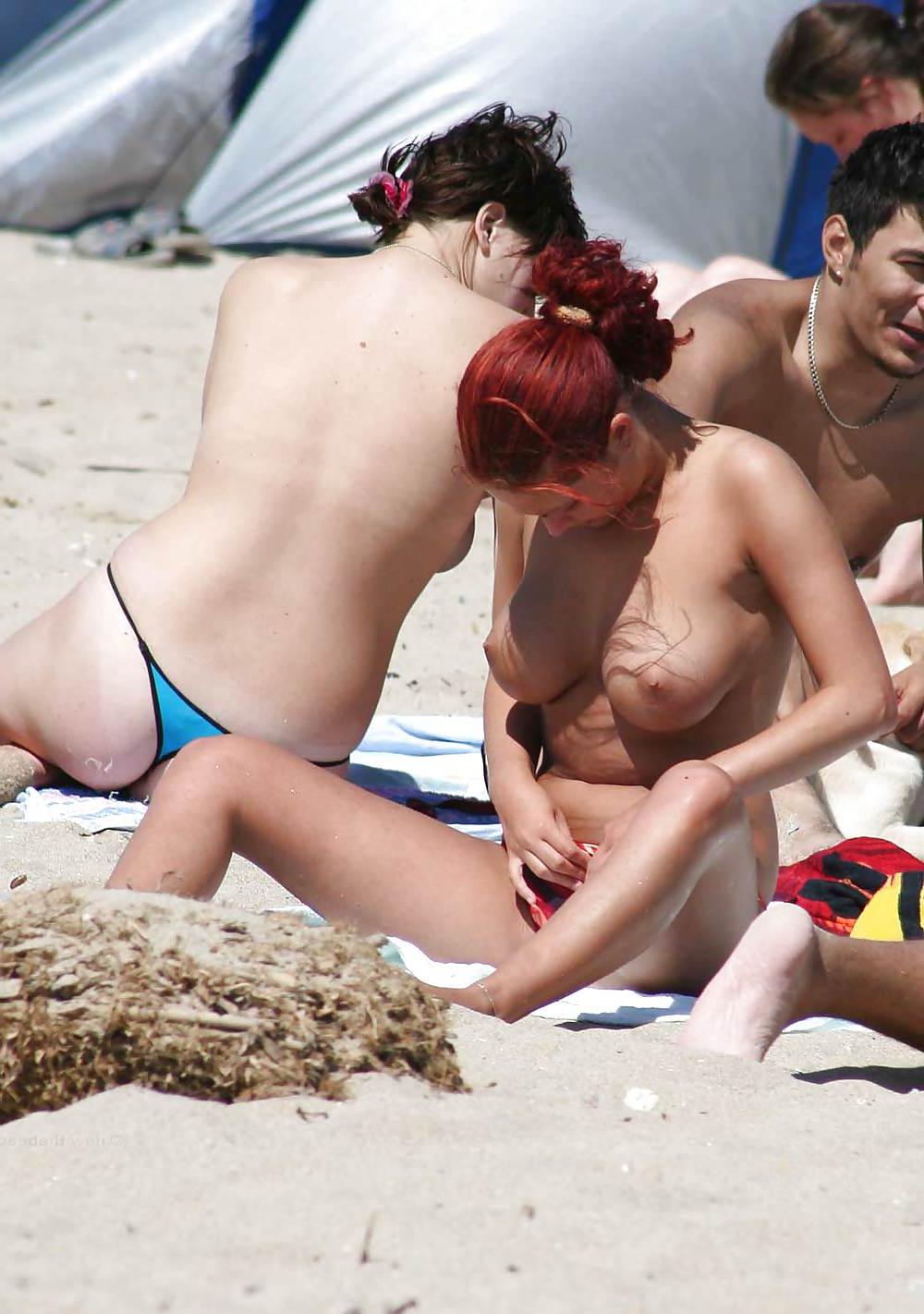 20P Naked beach 105.