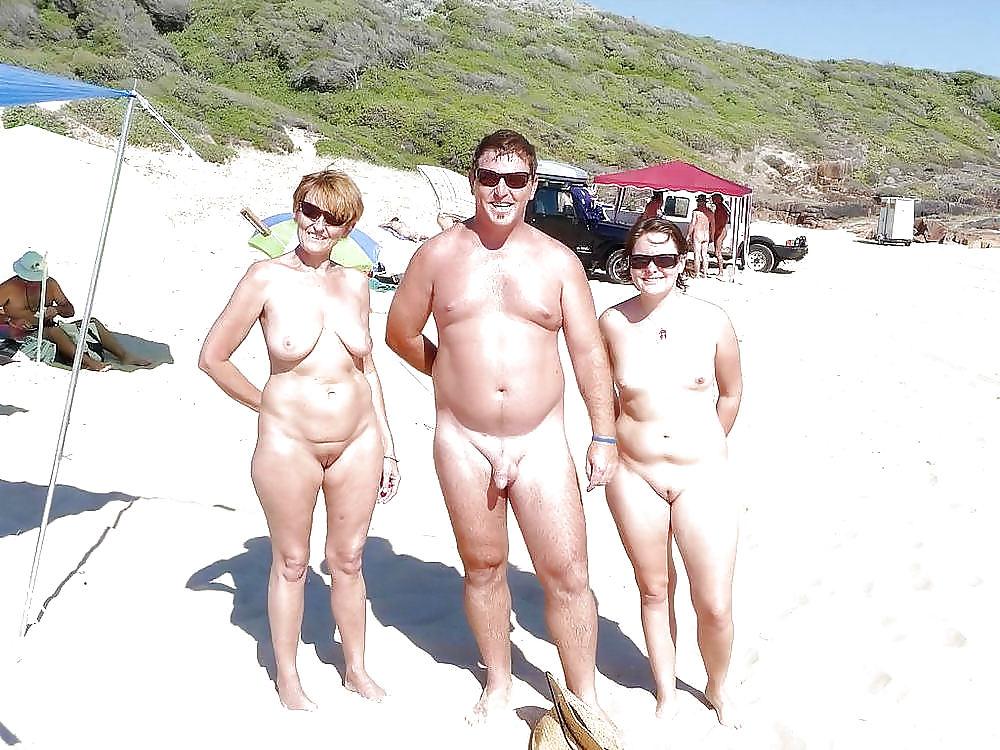 20P Naked beach 104.