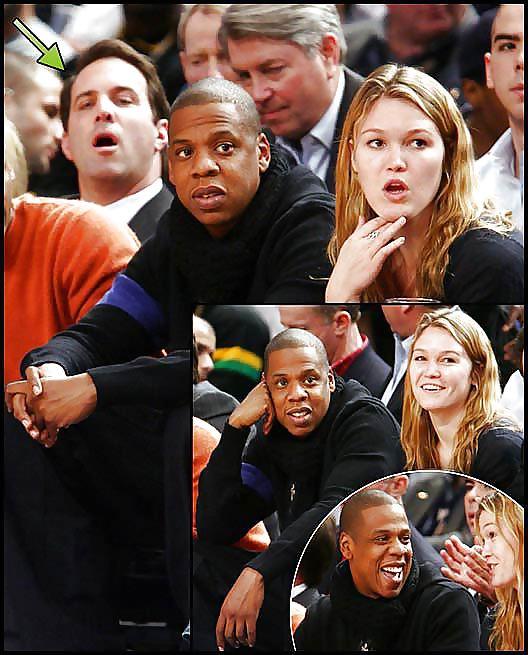 17P Julia Stiles - A Very White Woman Who Loves Very Black Men 