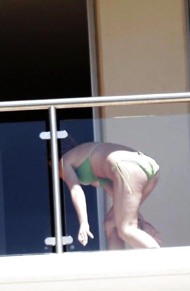 14P Celebs voyeur beach