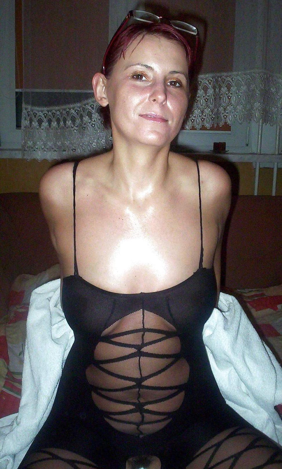 25P Real Amateurs Horny MATURES & MILFS... (2)