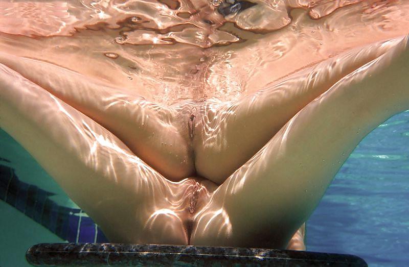 25P Horny nudist girls showing pussies & tits Beach teens 6 