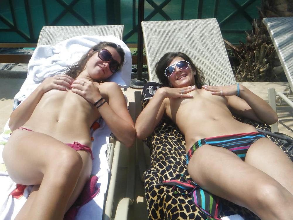25P Horny nudist girls showing pussies & tits Beach teens 6 