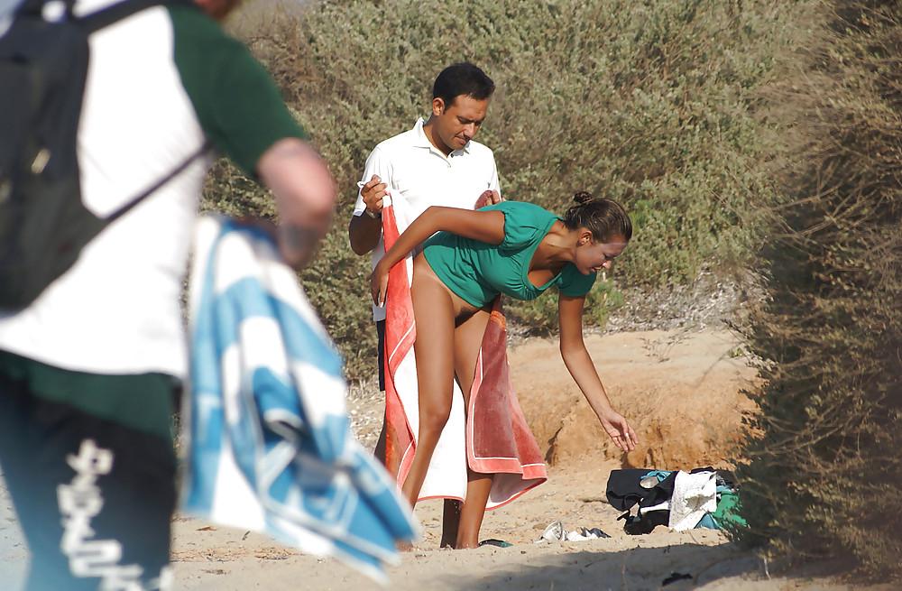 25P Beach undressing 5.