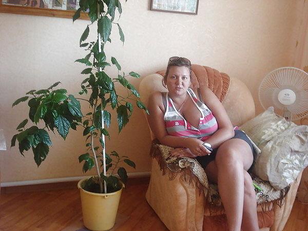 14P Busty Russian Woman 1214