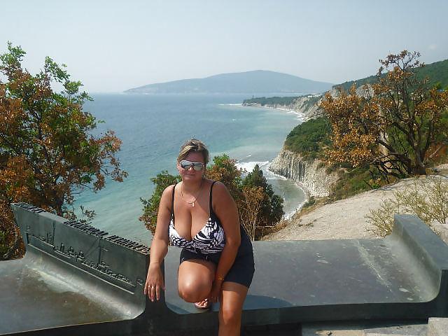 14P Busty Russian Woman 1214