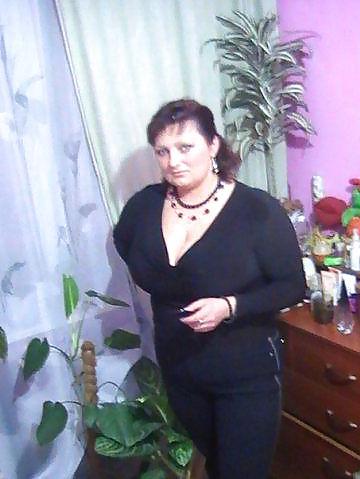 14P Busty Russian Woman 1207