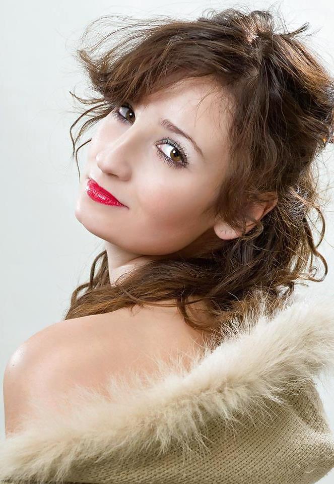 21P Hot german woman