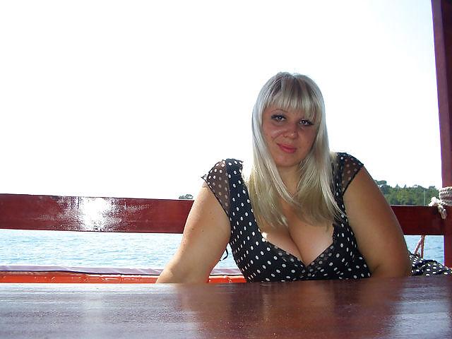 9P Busty Russian Woman 493