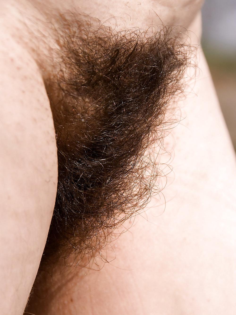 24P Amateur mature hairy!!