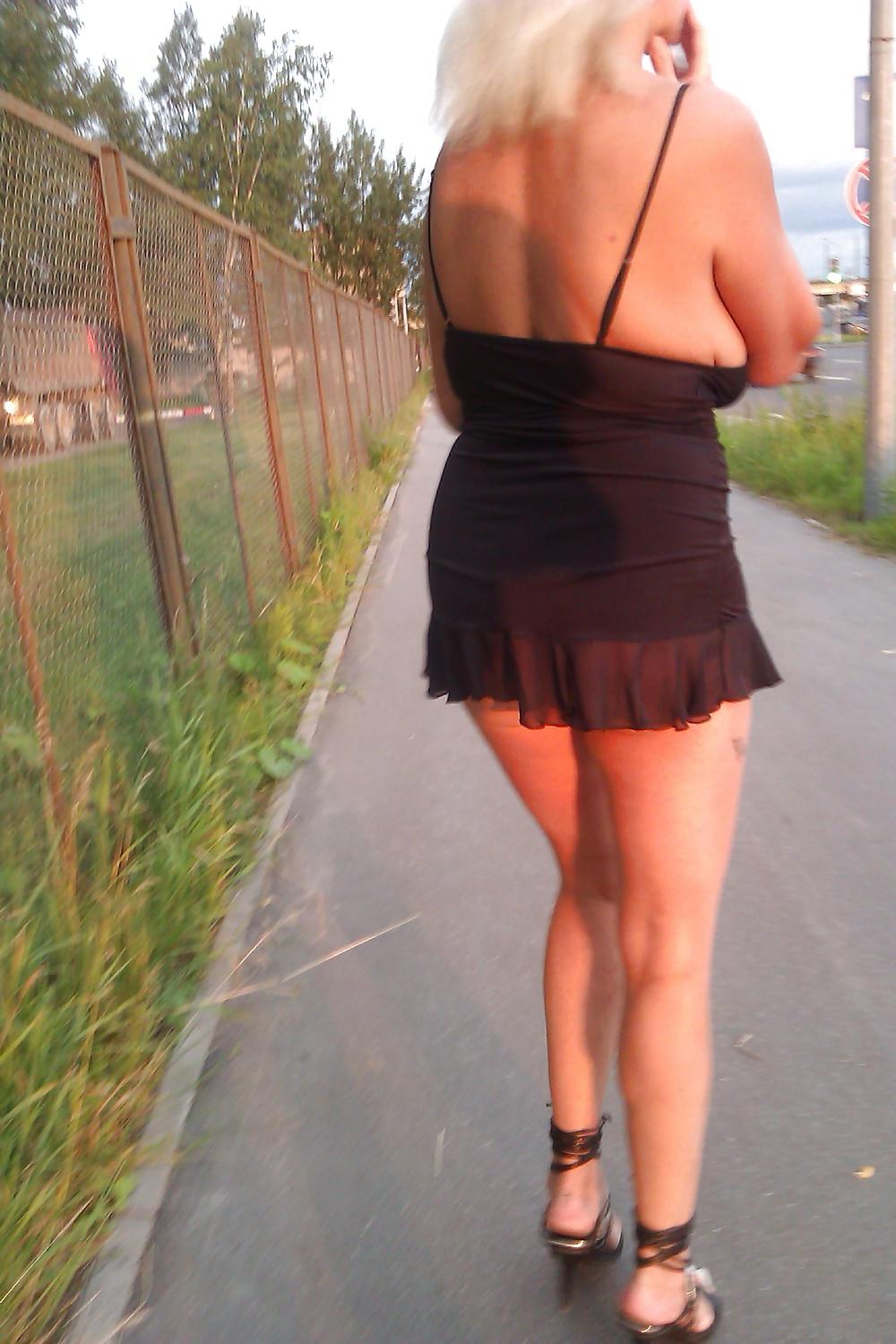16P Flashing by the pussy