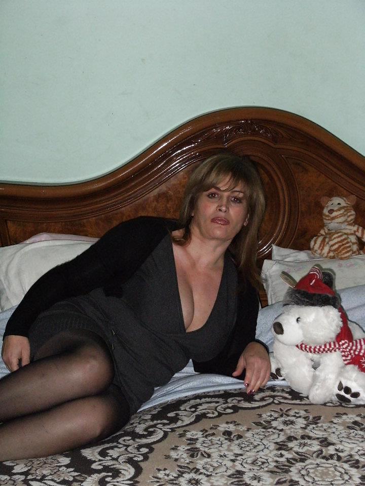 16P Italian woman: carlota