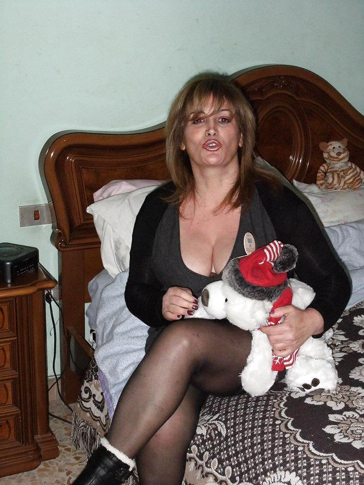 16P Italian woman: carlota