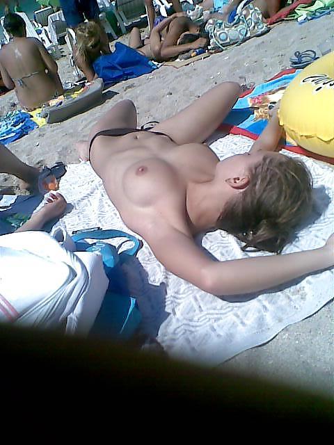 6P On mamaia beach