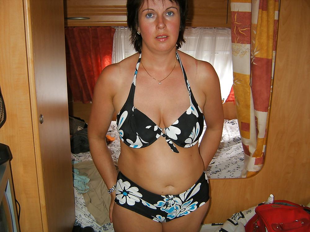 25P French milf camping