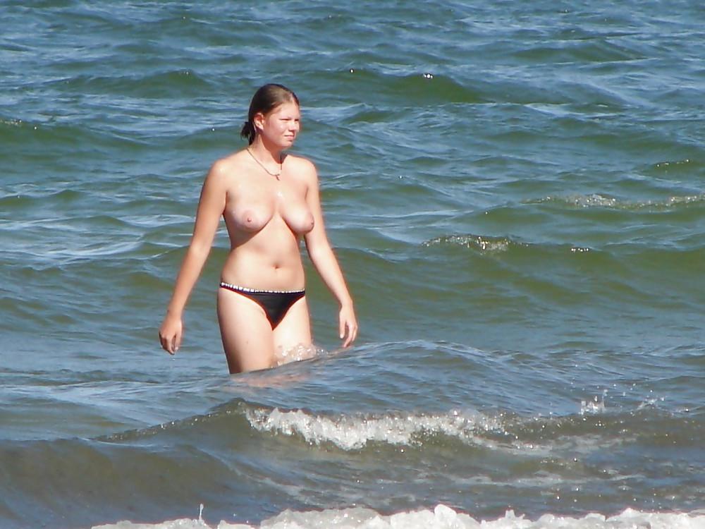 16P Naked beach 108.