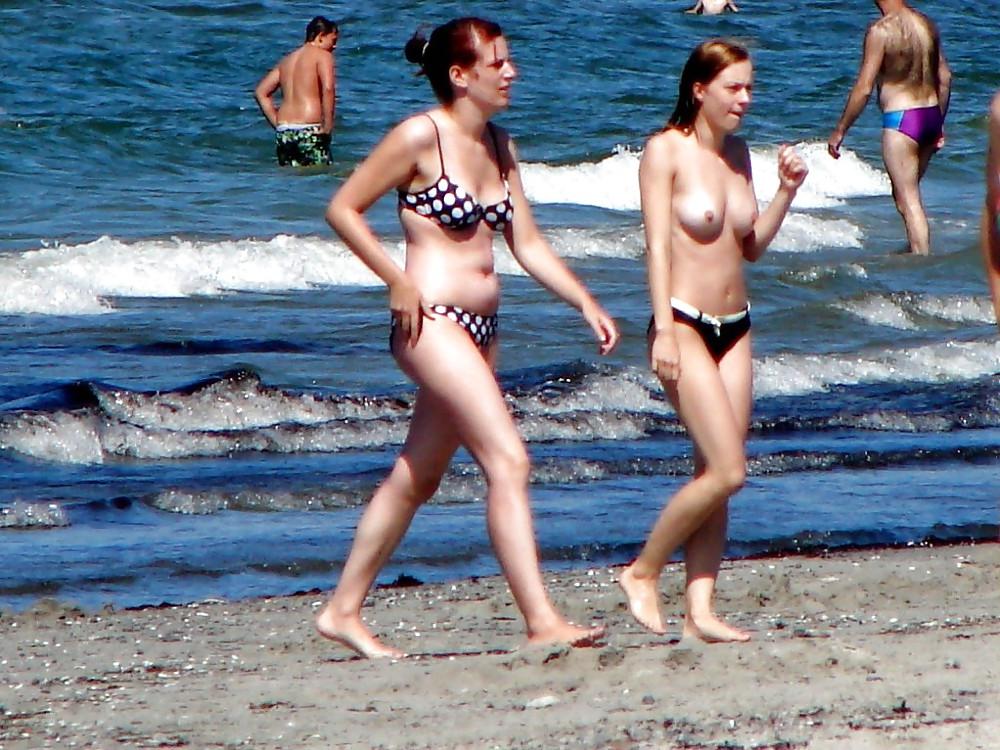 16P Naked beach 108.