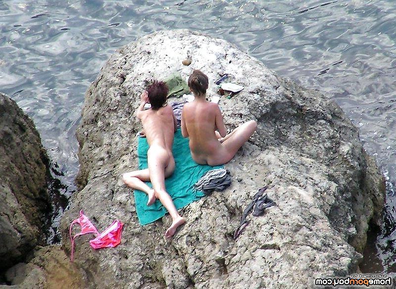 25P Girls on the beach