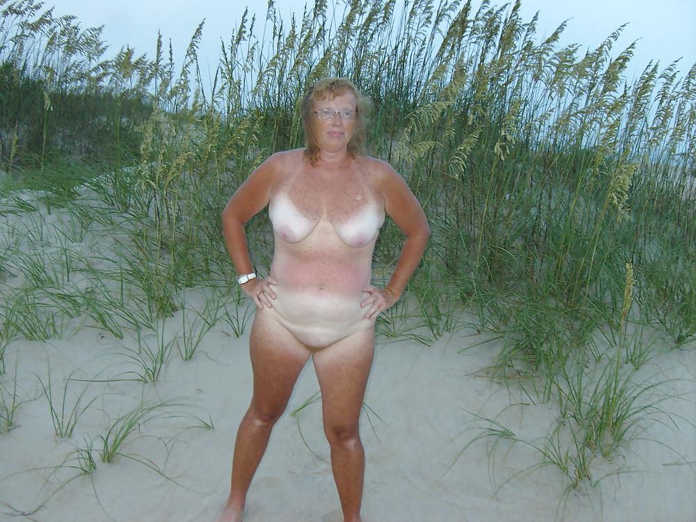 4P Wife at beach