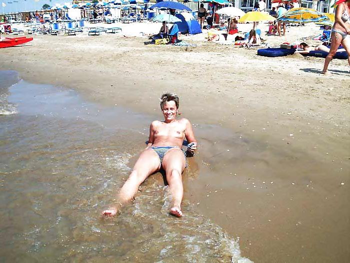 25P The beach 140