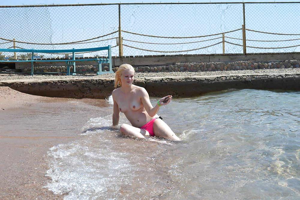 25P The beach 140