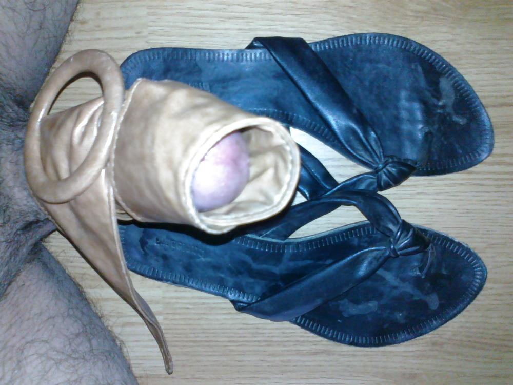 11P Jacking off with sister's leather blet