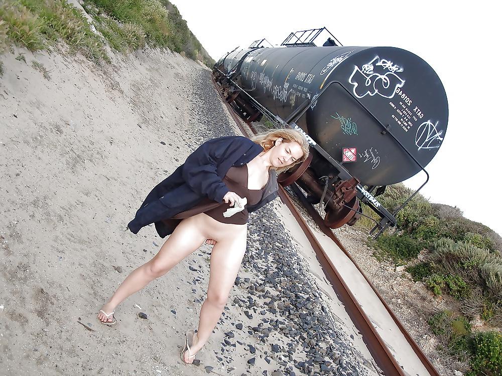 25P Beautiful Woman Flashing