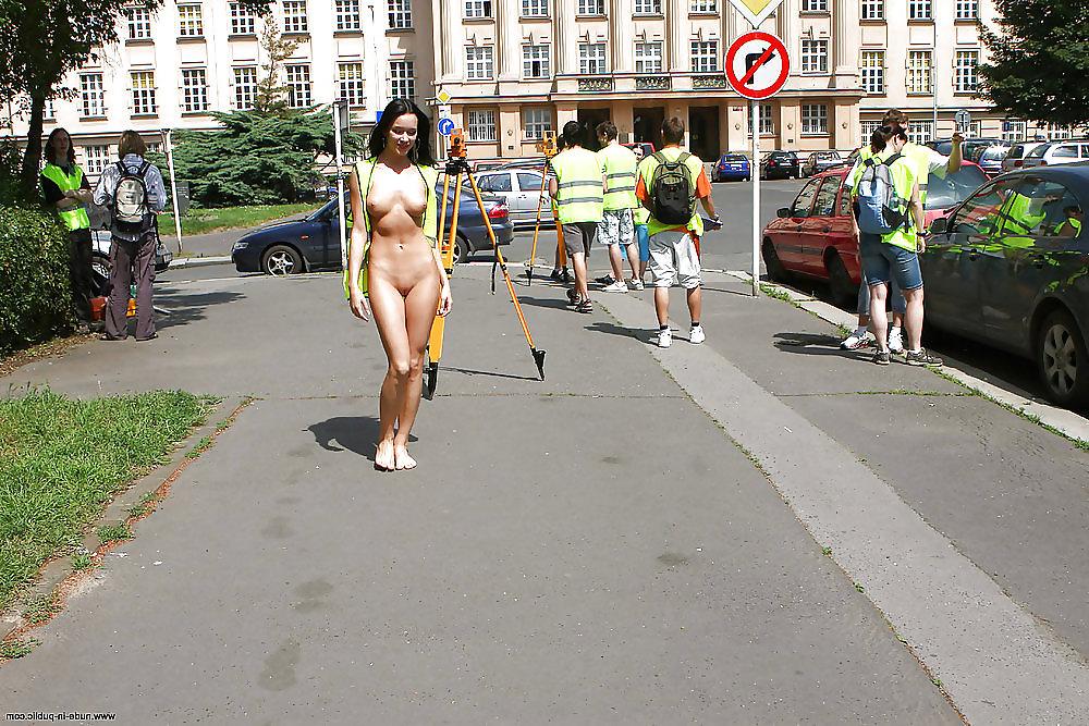 25P Beautiful Woman Flashing