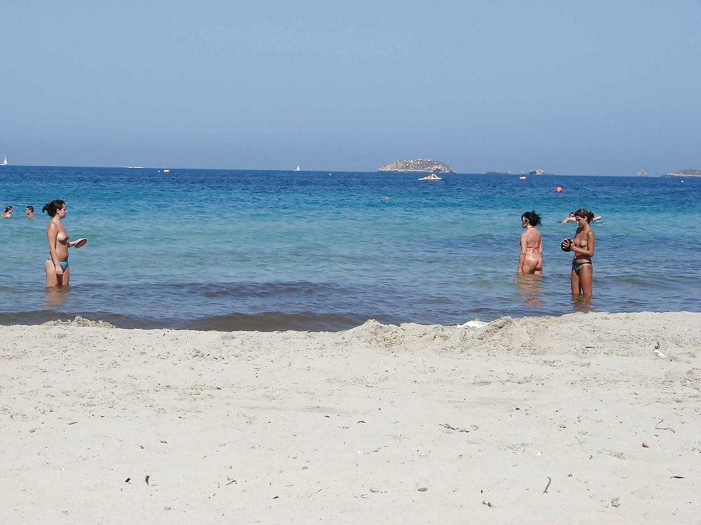 25P The beach 144