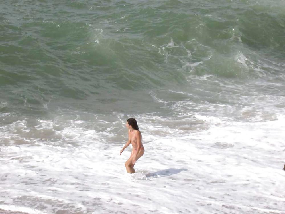 25P The beach 144