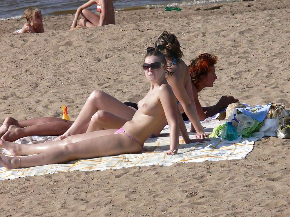 25P The beach 144