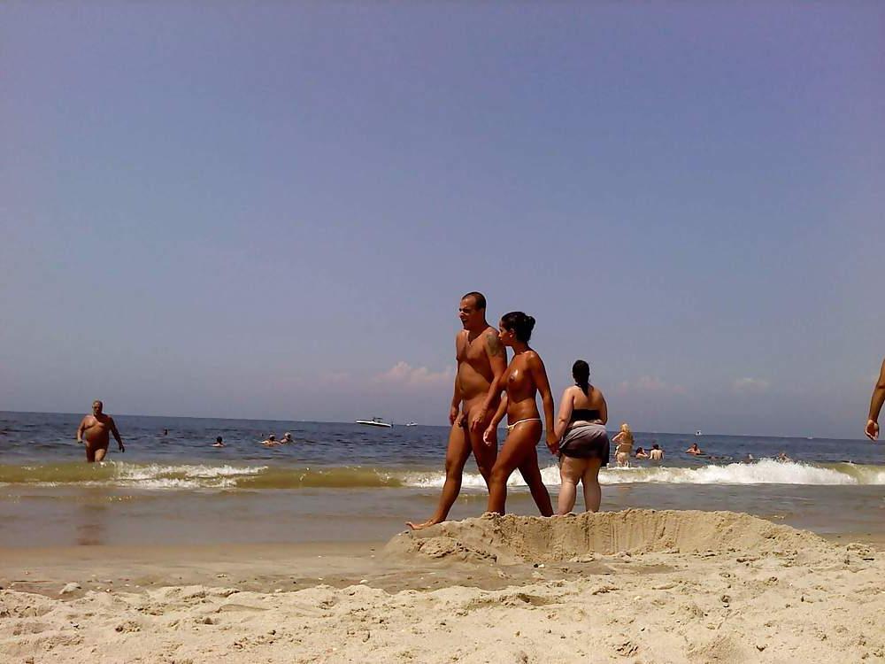 23P Voyeur on the beach