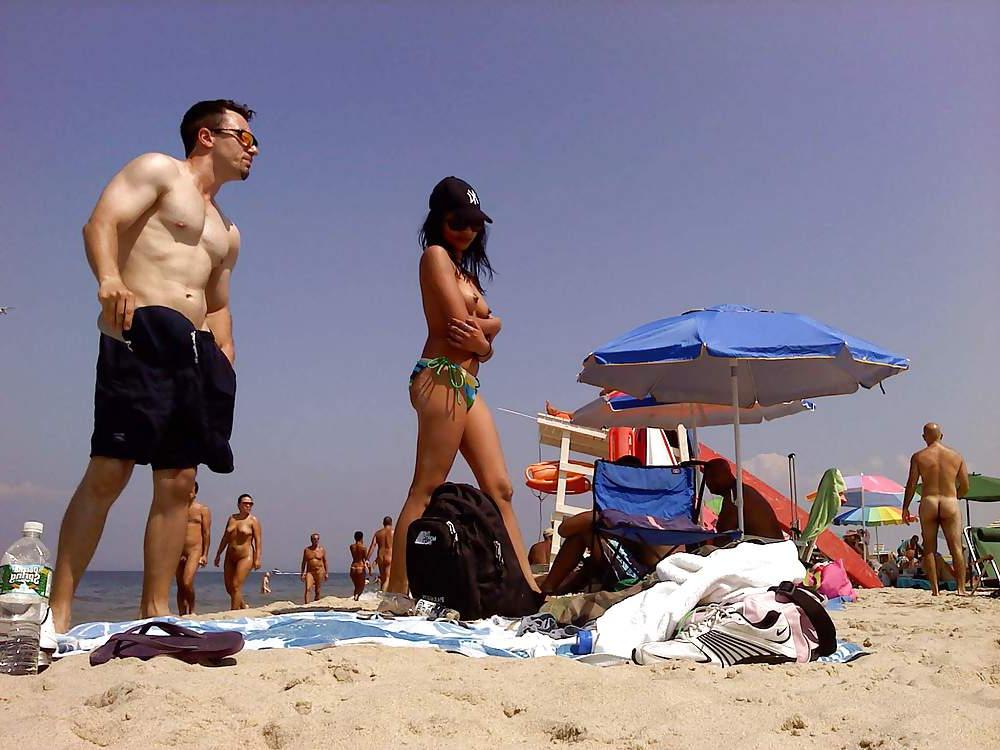 23P Voyeur on the beach
