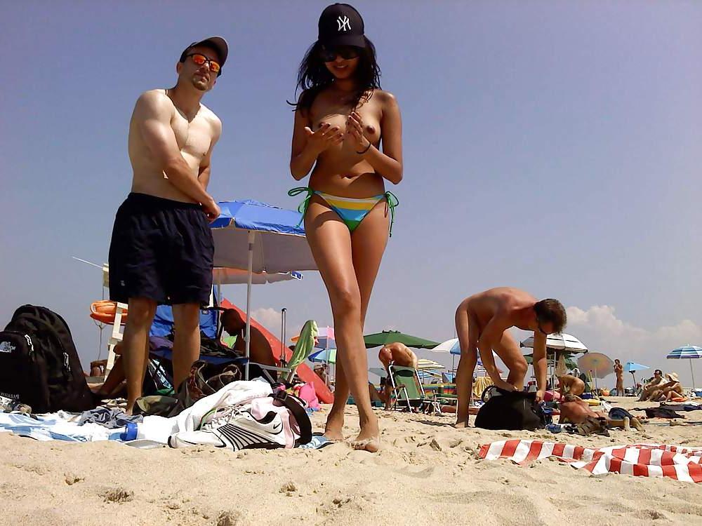 23P Voyeur on the beach