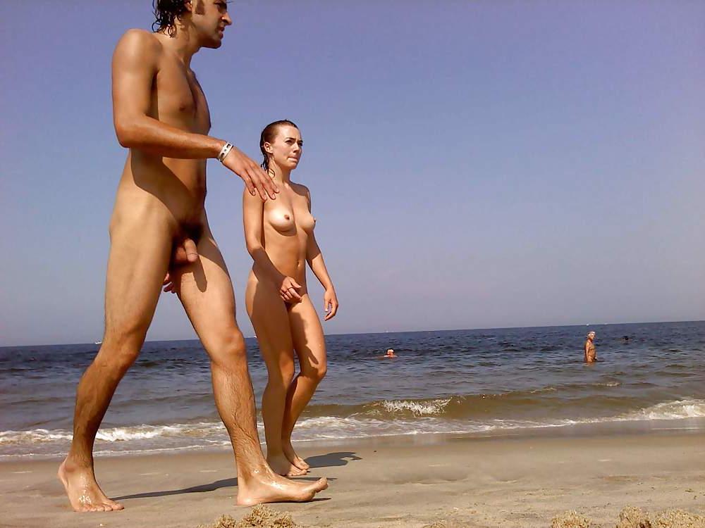 23P Voyeur on the beach