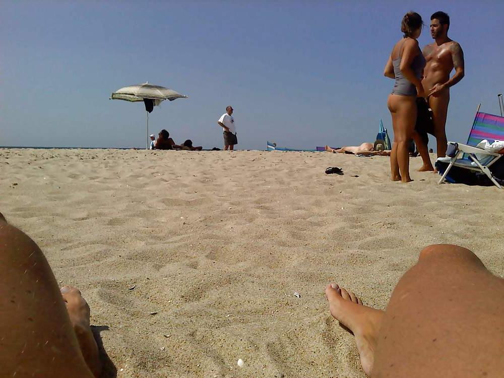 23P Voyeur on the beach