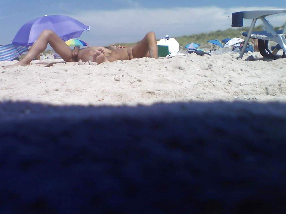 23P Voyeur on the beach