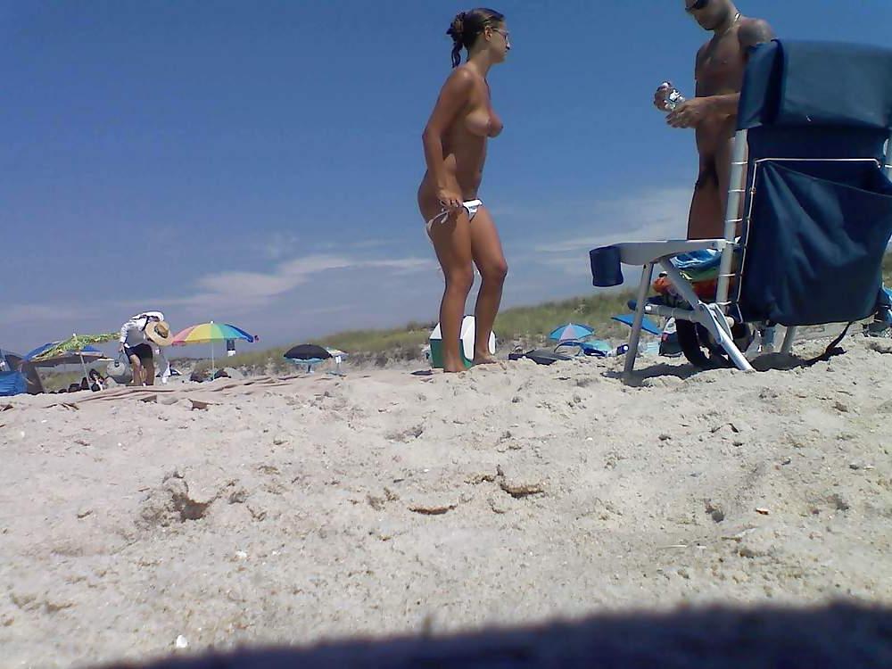 23P Voyeur on the beach