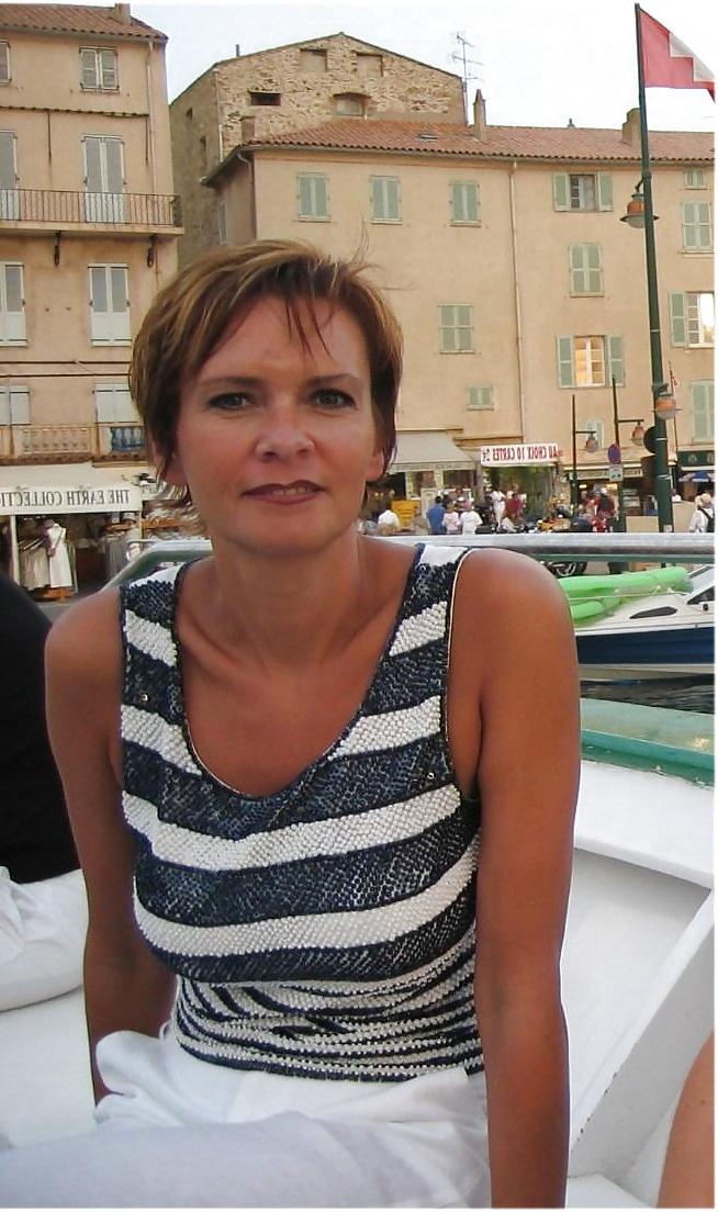 25P Short-Haired, Busty, Saggy Mature on the Beach