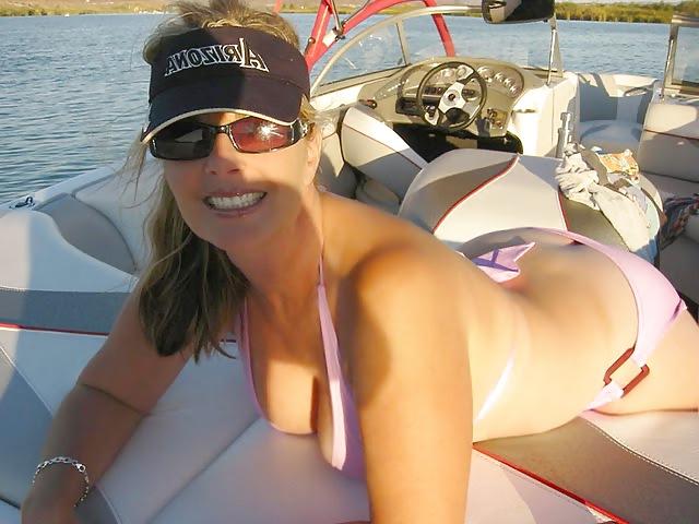 25P Beach & Bikini Girls 2