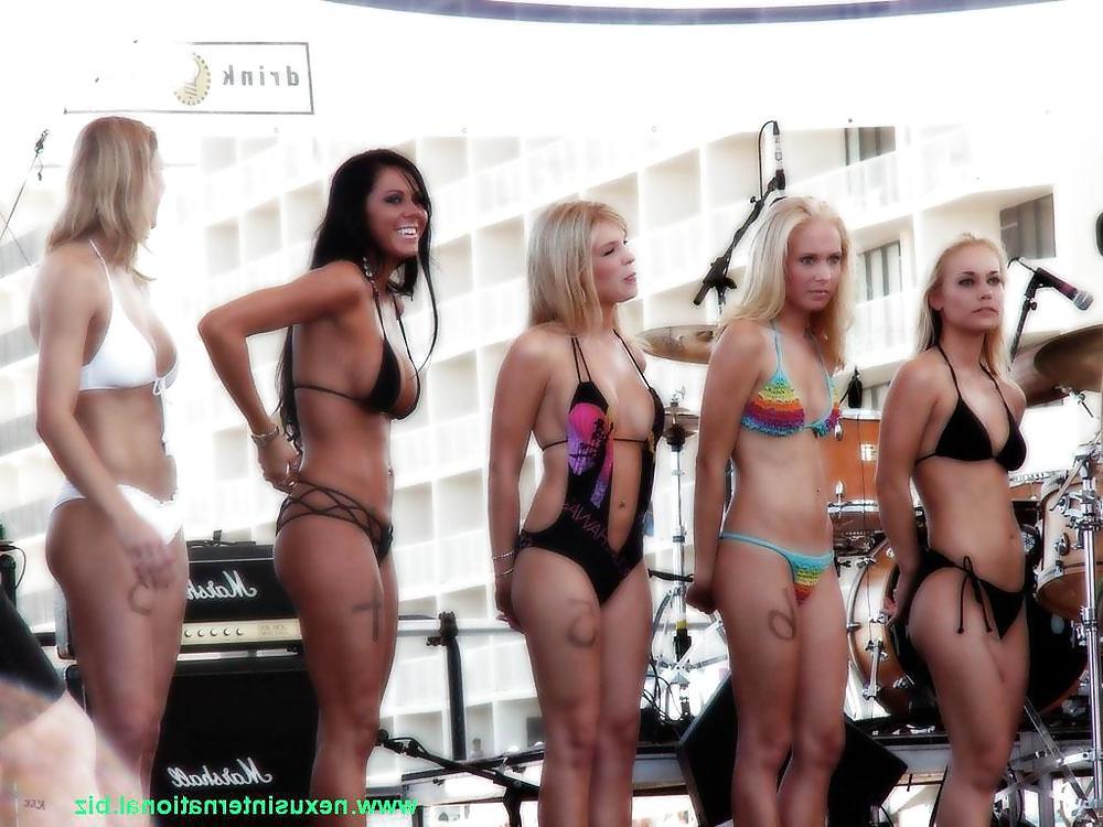 25P Beach & Bikini Girls 2