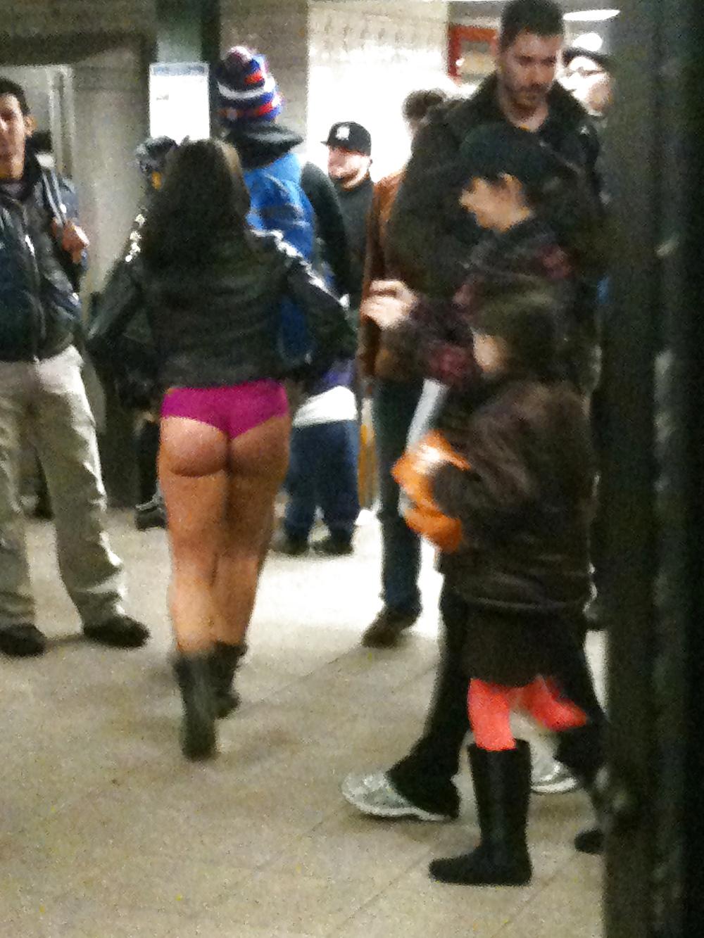 11P No pants subway ride