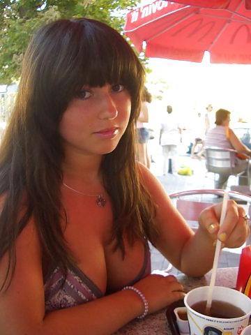 14P Busty Russian Woman 909