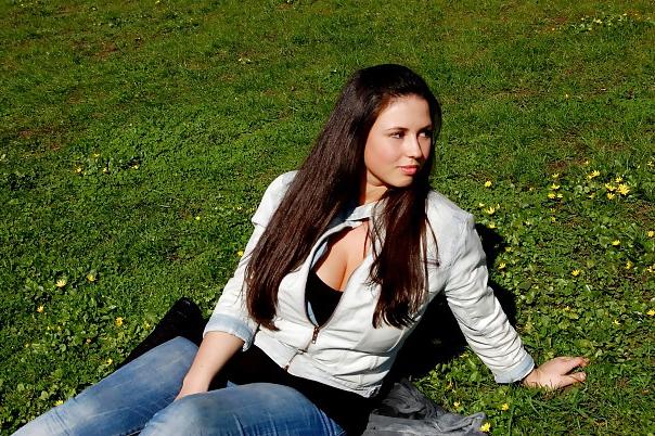 14P Busty Russian Woman 909