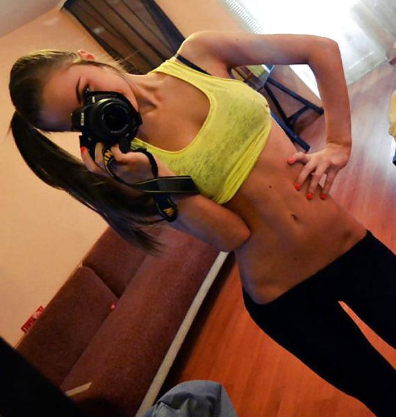 25P Girls in Yoga Pants