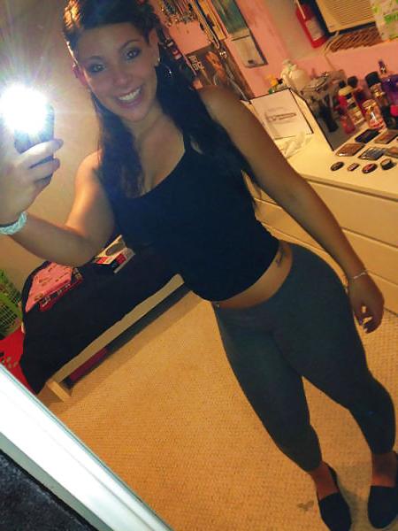 25P Girls in Yoga Pants