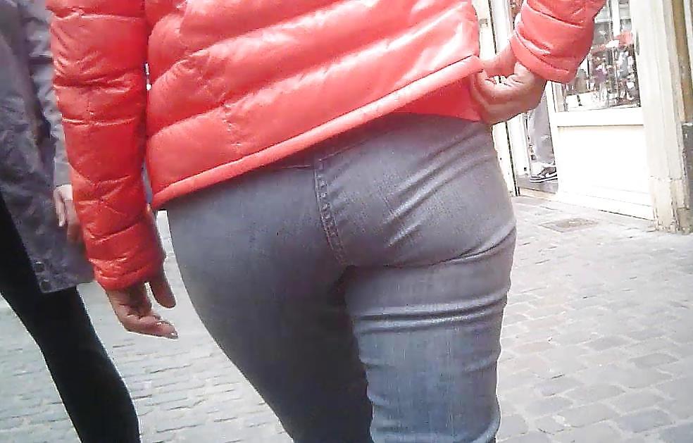 10P Asian Milf Booty