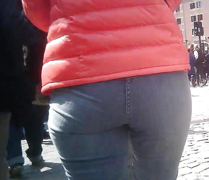 10P Asian Milf Booty