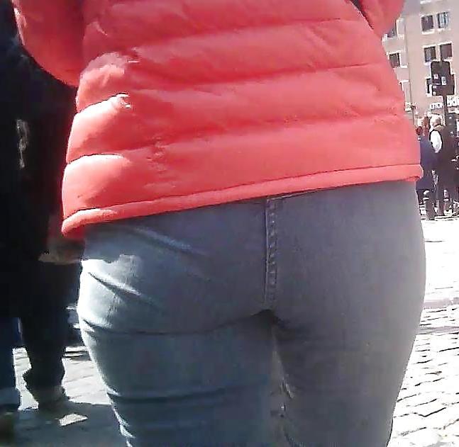 10P Asian Milf Booty
